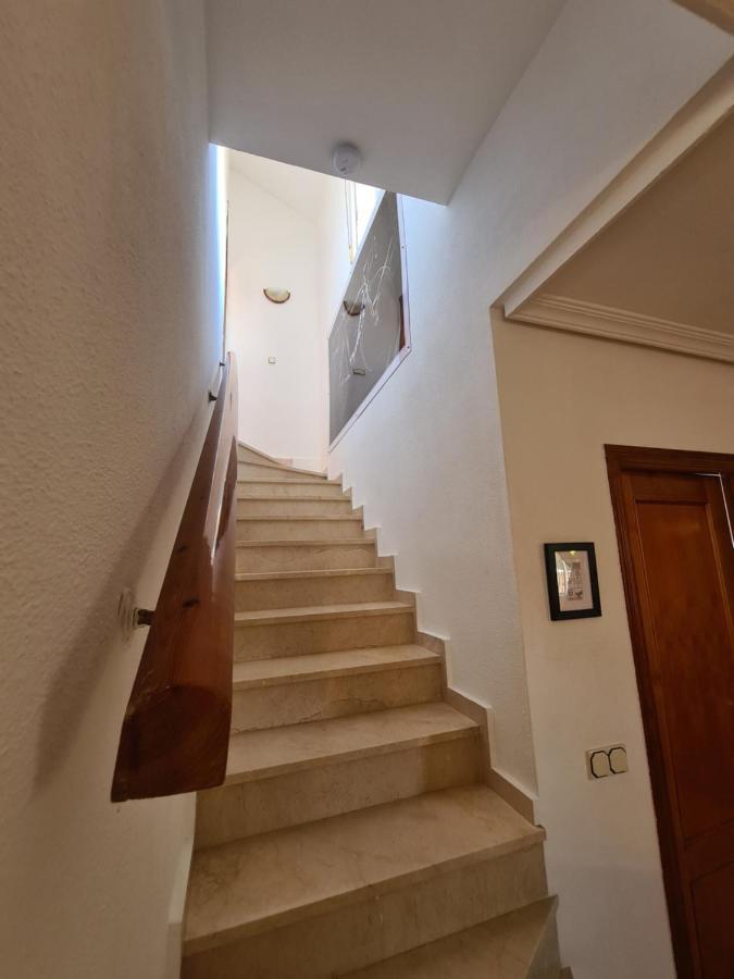 Velo W/ A/c, Free Wi-fi & Pool Near Benidorm Villa Polop