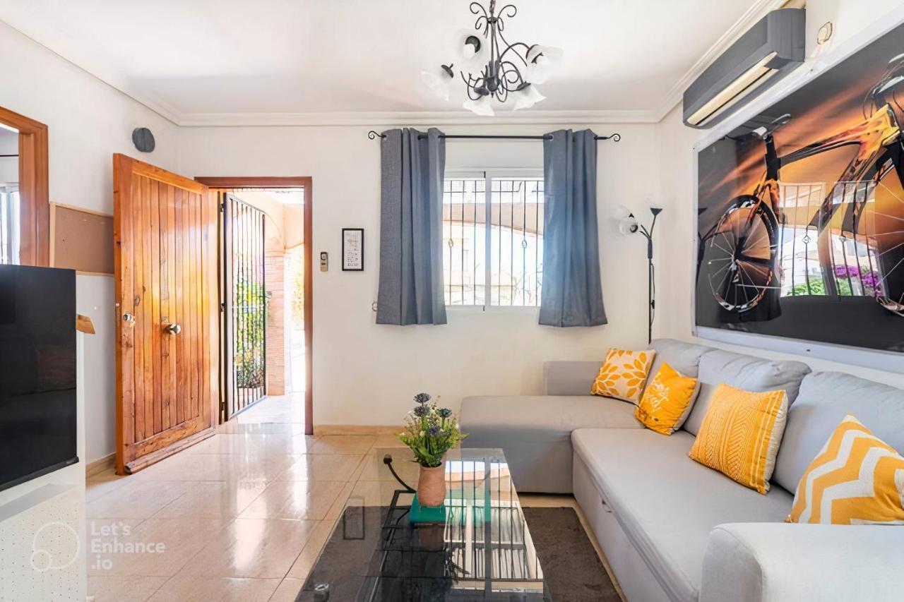 Velo W/ A/c, Free Wi-fi & Pool Near Benidorm *